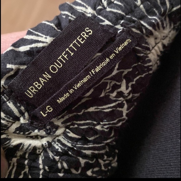 Urban Outfitters Black and White babydoll Patterned Dress - Picture 4 of 6